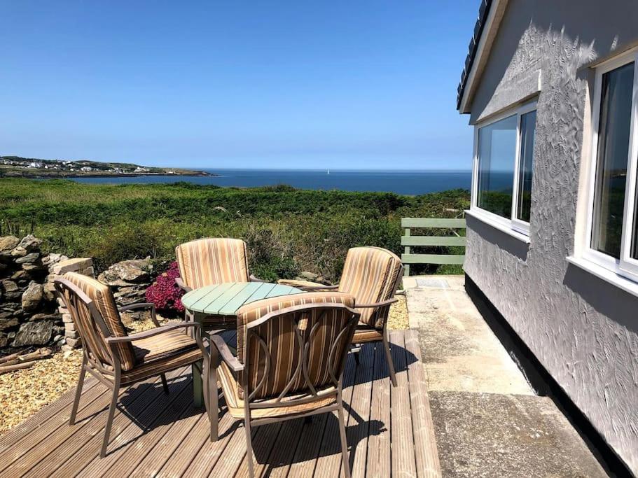 Coastal Bungalow, Sleeps 5 And Ideal For Walkers Amlwch Exterior photo
